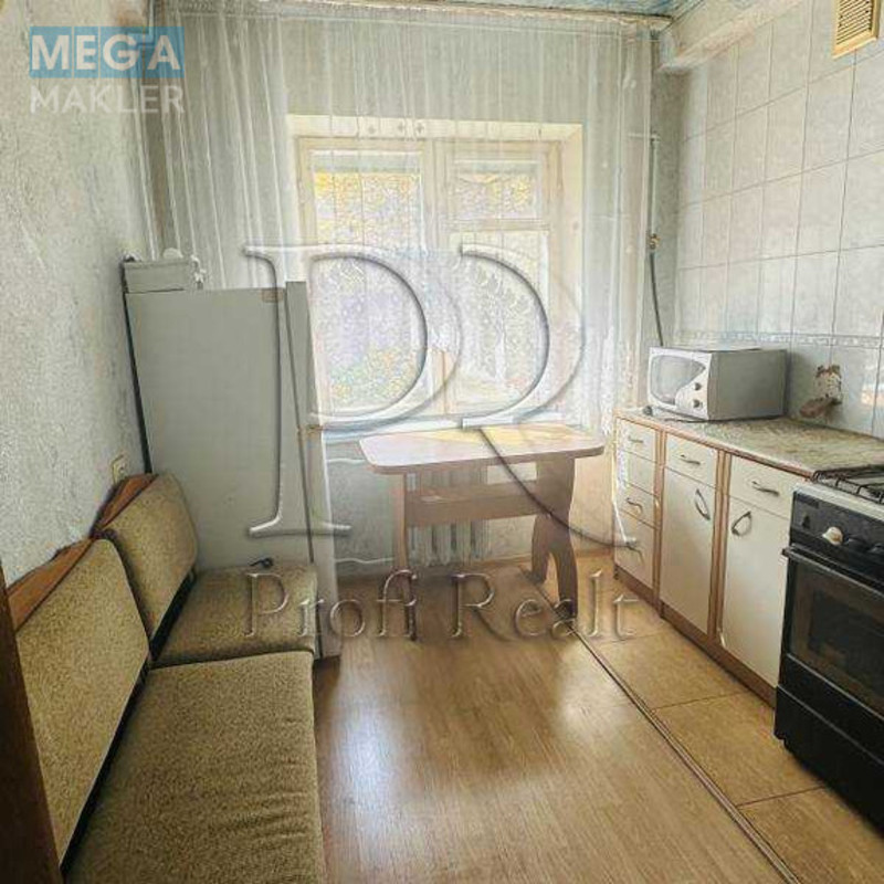 Продаж 3 кімнатної квартири (49/32/7), 3 пов. 5 пов. будинку, <a class="location-link" href="/kiev/" title="Недвижимость Київ">Київ</a>, <a class="location-link" href="/kiev/solomenskij/" title="Недвижимость Солом'янський район">Солом'янський р-н</a>, Героїв Севастополя вулиця, 13 (изображение 1)