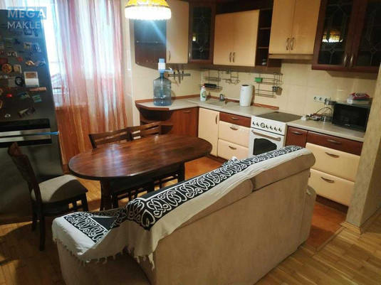 Оренда 2 кімнатної квартири, <a class="location-link" href="/kiev/" title="Недвижимость Київ">Київ</a>, <a class="location-link" href="/kiev/darnickij/" title="Недвижимость Дарницький район">Дарницький р-н</a>, Анни Ахматової вул., 47 (изображение 1)