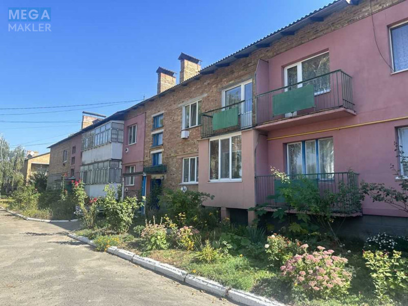 Продаж 3 кімнатної квартири (66/?/8), 1 пов. 2 пов. будинку, <a class="location-link" href="/voronkov/" title="Недвижимость Вороньків">Вороньків</a>, Центральна (изображение 1)