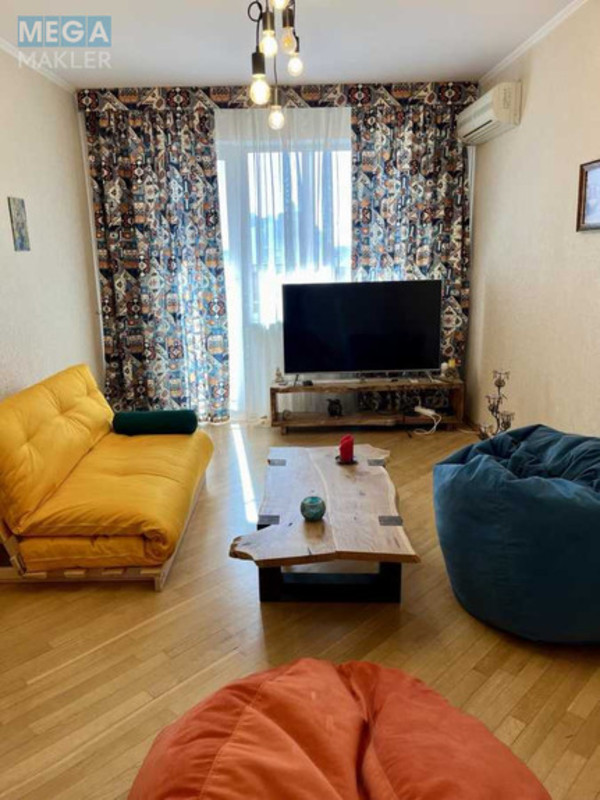 Оренда 3 кімнатної квартири, <a class="location-link" href="/kiev/" title="Недвижимость Київ">Київ</a>, <a class="location-link" href="/kiev/pecherskij/" title="Недвижимость Печерский район">Печерский р-н</a>, Панаса Мирного вул., 11 (изображение 1)