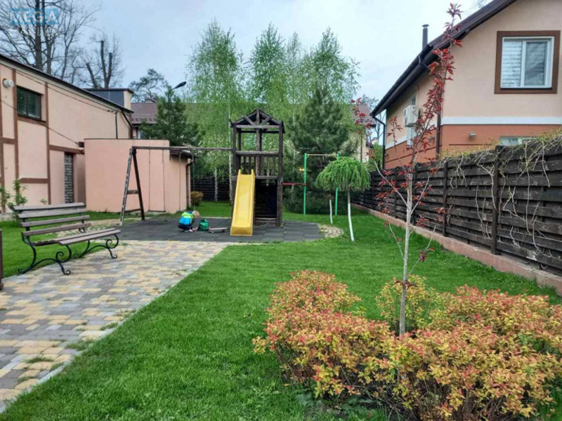 Продаж дома, 3&nbsp;поверху, 132&nbsp;кв.м, 4&nbsp;кімнати, ділянка 2,15&nbsp;сотки, <a class="location-link" href="/irpen/" title="Недвижимость Ірпінь">Ірпінь</a>, Лисенка, 2 (изображение 1)