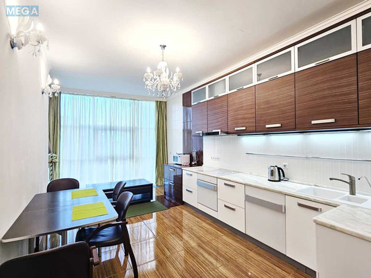 Оренда 2 кімнатної квартири, <a class="location-link" href="/kiev/" title="Недвижимость Київ">Київ</a>, <a class="location-link" href="/kiev/pecherskij/" title="Недвижимость Печерський район">Печерський р-н</a>, Звіринецька вул., 59 (изображение 1)