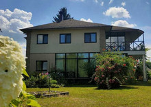 Продаж дома, 2 поверху, 200 кв.м, 10 кімнат, ділянка 14 соток