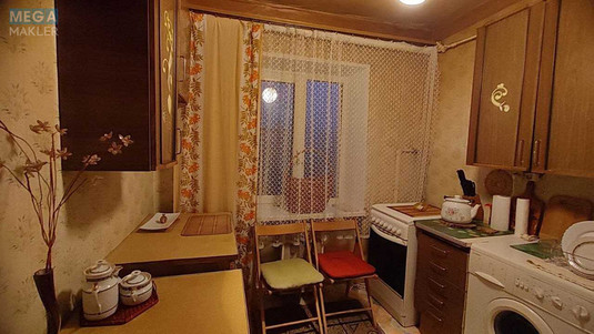 Оренда 2 кімнатної квартири, <a class="location-link" href="/kiev/" title="Недвижимость Київ">Київ</a>, <a class="location-link" href="/kiev/dneprovskij/" title="Недвижимость Дніпровський район">Дніпровський р-н</a>, Будівельників вул., 8 (изображение 1)