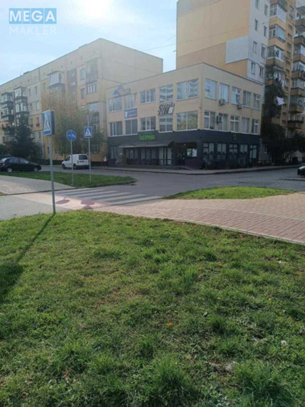 Оренда комерційної нерухомості, 71&nbsp;кв.м, под офис, <a class="location-link" href="/uzhgorod/" title="Недвижимость Ужгород">Ужгород</a>, Легоцького, 48 (изображение 1)