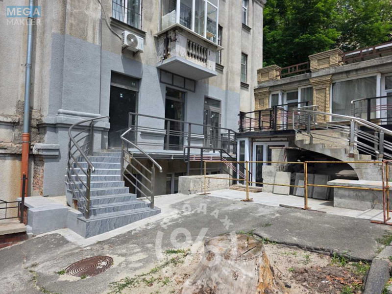 Продаж комерційної нерухомості, 110 кв.м, под магазин, <a class="location-link" href="/kiev/" title="Недвижимость Київ">Київ</a>, <a class="location-link" href="/kiev/pecherskij/" title="Недвижимость Печерський район">Печерський р-н</a>, Шовковична вул., 38 (изображение 1)