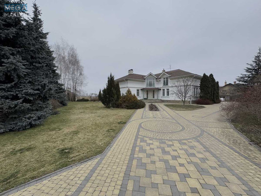 Продаж дома, 1&nbsp; поверх, 1&nbsp;023&nbsp;кв.м, 9&nbsp;кімнат, ділянка 38&nbsp;соток, <a class="location-link" href="/pogreby-selo-kv-brovarskij-rajon/" title="Недвижимость Погреби">Погреби</a>, Постишева, 1 (изображение 1)