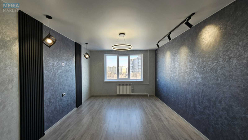 Продаж 3 кімнатної квартири (63/36/7), 8 пов. 9 пов. будинку, <a class="location-link" href="/dneprodzerzhinsk/" title="Недвижимость Кам'янське">Каменское</a>, проспект Надднепрянский, 11 (изображение 1)