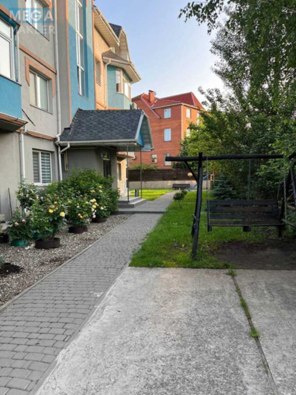 Продаж 3 кімнатної квартири (68/39/10), 1 пов. 4 пов. будинку, <a class="location-link" href="/gatnoe/" title="Недвижимость Гатне">Гатне</a>, Дорошенка, 5 (изображение 1)