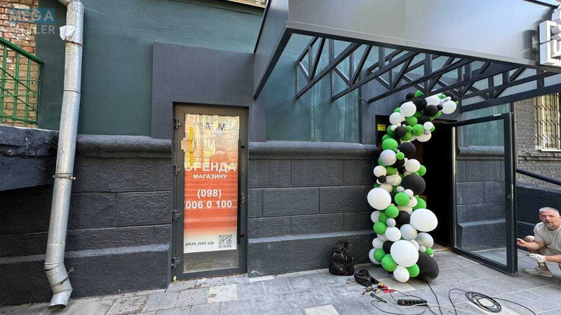 Оренда комерційної нерухомості, 40&nbsp;кв.м, под магазин, <a class="location-link" href="/kiev/" title="Недвижимость Київ">Київ</a>, <a class="location-link" href="/kiev/pecherskij/" title="Недвижимость Печерський район">Печерський р-н</a>, Німанська вул., 4 (изображение 1)