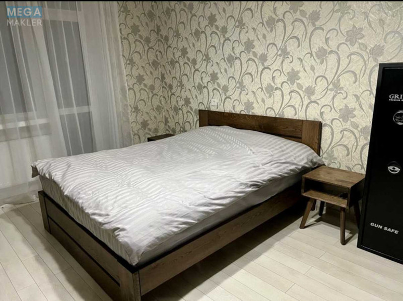 Оренда 1 кімнатної квартири, <a class="location-link" href="/kiev/" title="Недвижимость Київ">Київ</a>, <a class="location-link" href="/kiev/solomenskij/" title="Недвижимость Солом'янський район">Солом'янський р-н</a>, Гладковская ул., 1/7 (изображение 1)
