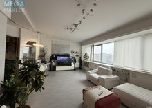 Продаж 3 кімнатної квартири (145/69/?), 15 пов. 28 пов. будинку