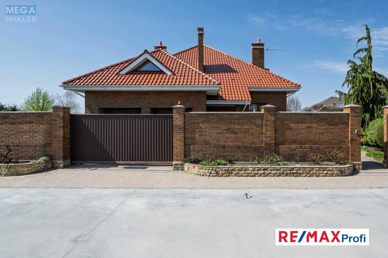 Продаж дома, 2 поверху, 260 кв.м, 5 кімнат, ділянка 12 соток, <a class="location-link" href="/hotov/" title="Недвижимость Хотів">Хотів</a>, Олександра Невского (изображение 1)