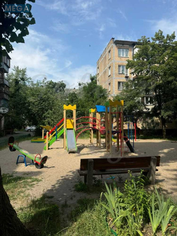 Продаж 3 кімнатної квартири (62/?/10), 3 пов. 5 пов. будинку, <a class="location-link" href="/kiev/" title="Недвижимость Київ">Київ</a>, <a class="location-link" href="/kiev/dneprovskij/" title="Недвижимость Дніпровський район">Дніпровський р-н</a>, Запорожця вул., 11б (изображение 1)