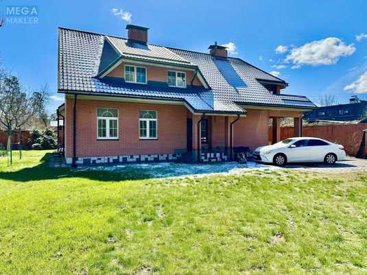 Продаж дома, 2&nbsp;поверху, 240&nbsp;кв.м, 5&nbsp;кімнат, ділянка 15&nbsp;соток, <a class="location-link" href="/kiev/" title="Недвижимость Київ">Київ</a>, <a class="location-link" href="/kiev/obolonskij/" title="Недвижимость Оболонський район">Оболонський р-н</a>, Квитки Цисык ул., 81 (изображение 1)