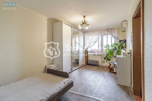 Продаж 2 кімнатної квартири (46/28/7), 8 пов. 9 пов. будинку, <a class="location-link" href="/kiev/" title="Недвижимость Київ">Київ</a>, <a class="location-link" href="/kiev/svyatoshinskij/" title="Недвижимость Святошинський район">Святошинський р-н</a>, Кільцева дорога, 5 (изображение 1)