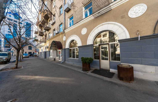 Продаж 5 кімнатної квартири (154/?/?), 1 пов. 6 пов. будинку, <a class="location-link" href="/kiev/" title="Недвижимость Київ">Київ</a>, <a class="location-link" href="/kiev/pecherskij/" title="Недвижимость Печерський район">Печерський р-н</a>, Дарвина ул., 8 (изображение 1)