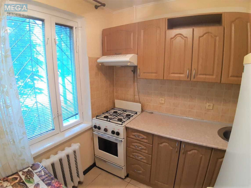Оренда 1 кімнатної квартири, <a class="location-link" href="/kiev/" title="Недвижимость Київ">Київ</a>, <a class="location-link" href="/kiev/svyatoshinskij/" title="Недвижимость Святошинський район">Святошинський р-н</a>, Генерала Наумова ул., 31 (изображение 1)