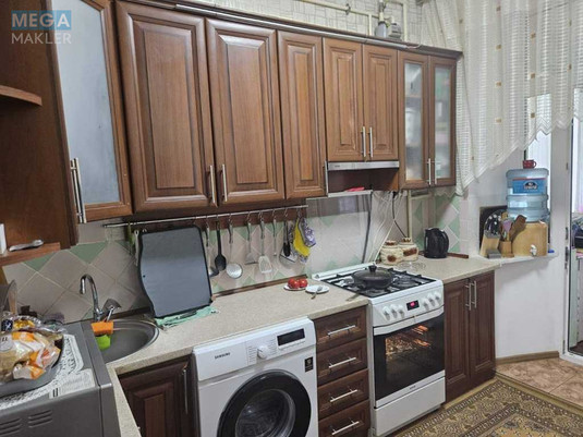 Продаж 3 кімнатної квартири (74/?/8), 1 пов. 2 пов. будинку, <a class="location-link" href="/kiev/" title="Недвижимость Київ">Київ</a>, <a class="location-link" href="/kiev/podolskij/" title="Недвижимость Подільський район">Подільський р-н</a>, Щекавицька вул., 44 (изображение 1)