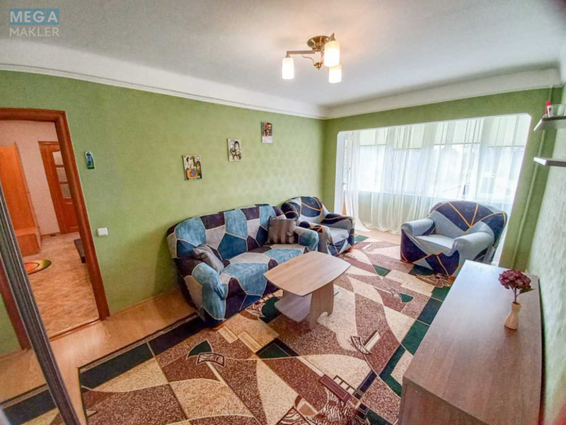 Оренда 2 кімнатної квартири, <a class="location-link" href="/kiev/" title="Недвижимость Київ">Київ</a>, <a class="location-link" href="/kiev/solomenskij/" title="Недвижимость Солом'янський район">Солом'янський р-н</a>, Повітрофлотський просп., 8 (изображение 1)