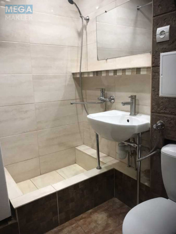 Оренда 2 кімнатної квартири, <a class="location-link" href="/kiev/" title="Недвижимость Київ">Київ</a>, <a class="location-link" href="/kiev/dneprovskij/" title="Недвижимость Дніпровський район">Дніпровський р-н</a>, Харківське шосе, 8 (изображение 1)