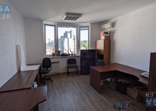 Продаж 4 кімнатної квартири (102/55/17), 15 пов. 18 пов. будинку