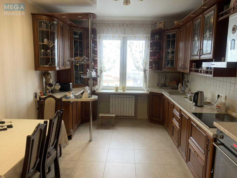 Оренда 2 кімнатної квартири, <a class="location-link" href="/kiev/" title="Недвижимость Київ">Київ</a>, <a class="location-link" href="/kiev/podolskij/" title="Недвижимость Подільський район">Подільський р-н</a>, Правди просп., 19а (изображение 1)