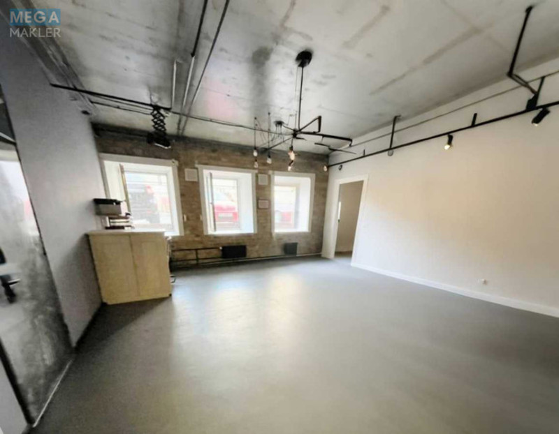 Продаж комерційної нерухомості, 107 кв.м, под офис, <a class="location-link" href="/kiev/" title="Недвижимость Київ">Київ</a>, <a class="location-link" href="/kiev/podolskij/" title="Недвижимость Подільський район">Подільський р-н</a>, Кирилівська вул., 31б (изображение 1)