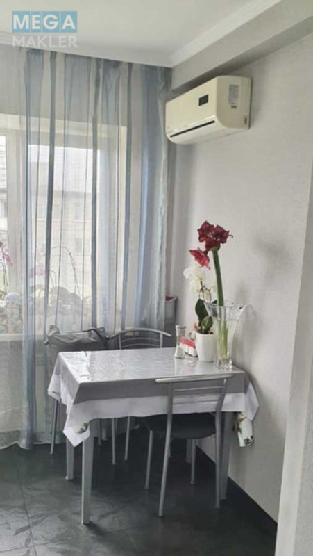 Продаж 4 кімнатної квартири (70/46/9), 5 пов. 5 пов. будинку, <a class="location-link" href="/kiev/" title="Недвижимость Київ">Київ</a>, <a class="location-link" href="/kiev/dneprovskij/" title="Недвижимость Дніпровський район">Дніпровський р-н</a>, Дарницкий бульв., 15 (изображение 1)