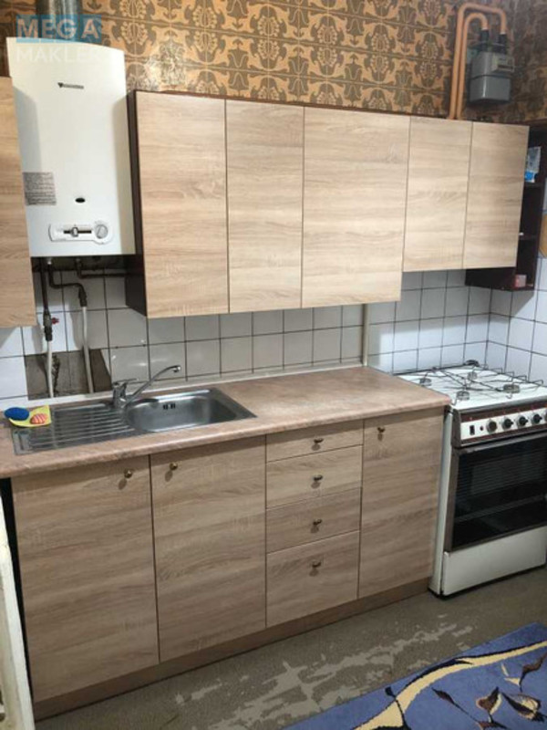 Оренда 2 кімнатної квартири, <a class="location-link" href="/kiev/" title="Недвижимость Київ">Київ</a>, <a class="location-link" href="/kiev/pecherskij/" title="Недвижимость Печерський район">Печерський р-н</a>, Глазунова ул., 3 (изображение 1)