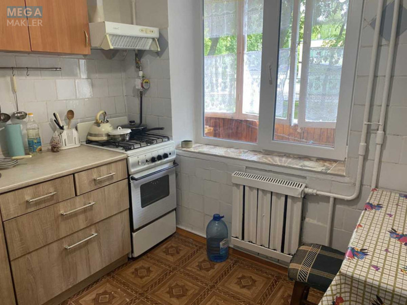 Оренда 1 кімнатної квартири, <a class="location-link" href="/kiev/" title="Недвижимость Київ">Київ</a>, <a class="location-link" href="/kiev/svyatoshinskij/" title="Недвижимость Святошинський район">Святошинський р-н</a>, Генерала Наумова ул., 27 (изображение 1)