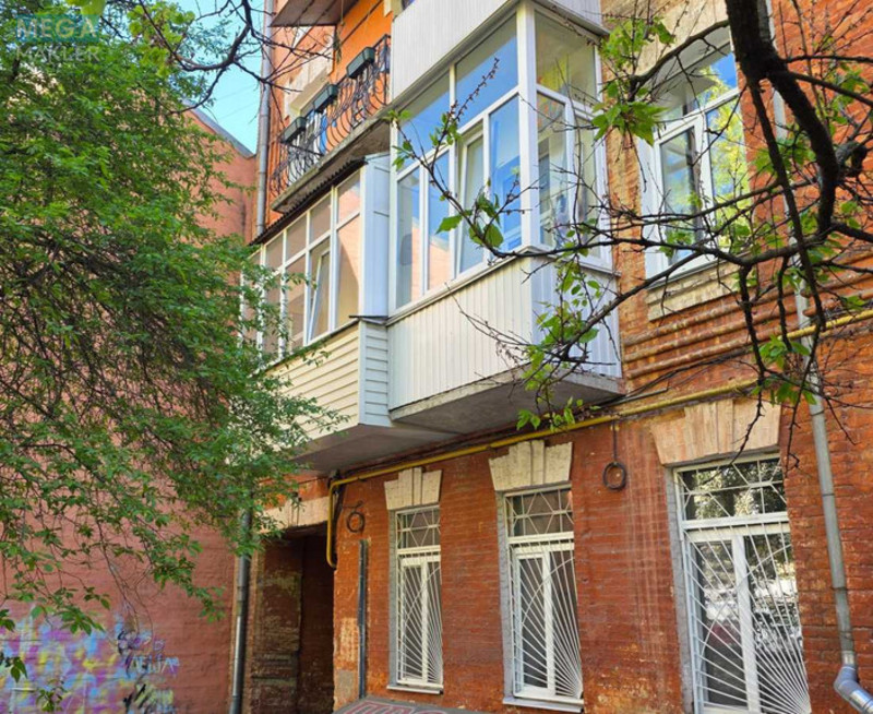 Продаж 3 кімнатної квартири (75/50/15), 2 пов. 4 пов. будинку, <a class="location-link" href="/kiev/" title="Недвижимость Київ">Київ</a>, <a class="location-link" href="/kiev/pecherskij/" title="Недвижимость Печерський район">Печерський р-н</a>, Саксаганского ул., 41В (изображение 1)
