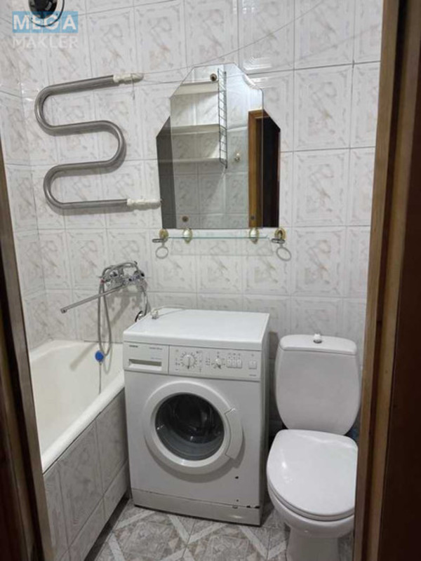 Оренда 2 кімнатної квартири, <a class="location-link" href="/odessa/" title="Недвижимость Одеса">Одеса</a>, <a class="location-link" href="/odessa/malinovskij/" title="Недвижимость Малиновський район">Малиновський р-н</a>, Центральный Аэропорт, 5 (изображение 1)