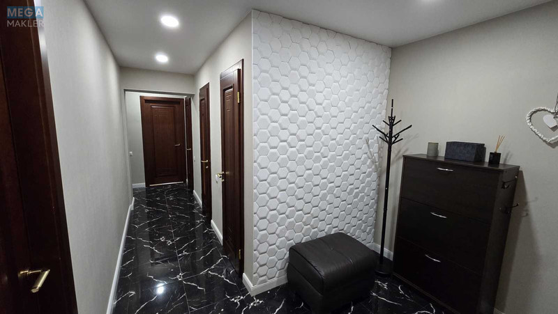 Продаж 3 кімнатної квартири (70/43/11), 9 пов. 14 пов. будинку, <a class="location-link" href="/kiev/" title="Недвижимость Київ">Київ</a>, <a class="location-link" href="/kiev/pecherskij/" title="Недвижимость Печерський район">Печерський р-н</a>, Михаила Бойчука ул., 34а (изображение 1)