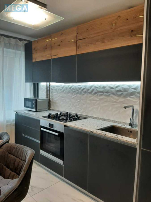 Оренда 3 кімнатної квартири, <a class="location-link" href="/kiev/" title="Недвижимость Київ">Київ</a>, <a class="location-link" href="/kiev/shevchenkovskij/" title="Недвижимость Шевченківський район">Шевченківський р-н</a>, Багговутовская ул., 38 (изображение 1)