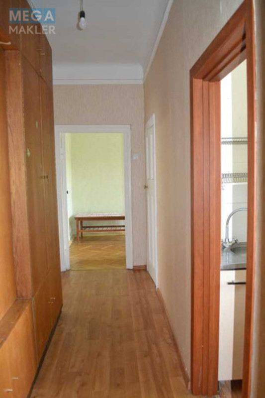 Продаж 3 кімнатної квартири (65/48/6), 3 пов. 3 пов. будинку, <a class="location-link" href="/kiev/" title="Недвижимость Київ">Київ</a>, <a class="location-link" href="/kiev/solomenskij/" title="Недвижимость Солом'янський район">Солом'янський р-н</a>, Соціалістична вул., 28 (изображение 1)