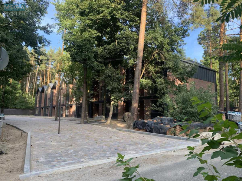 Продаж дома, 3 поверху, 179 кв.м, 5 кімнат, ділянка 1 сотка, <a class="location-link" href="/kiev/" title="Недвижимость Київ">Київ</a>, <a class="location-link" href="/kiev/obolonskij/" title="Недвижимость Оболонський район">Оболонський р-н</a>, Лісна вул., 81а (изображение 1)