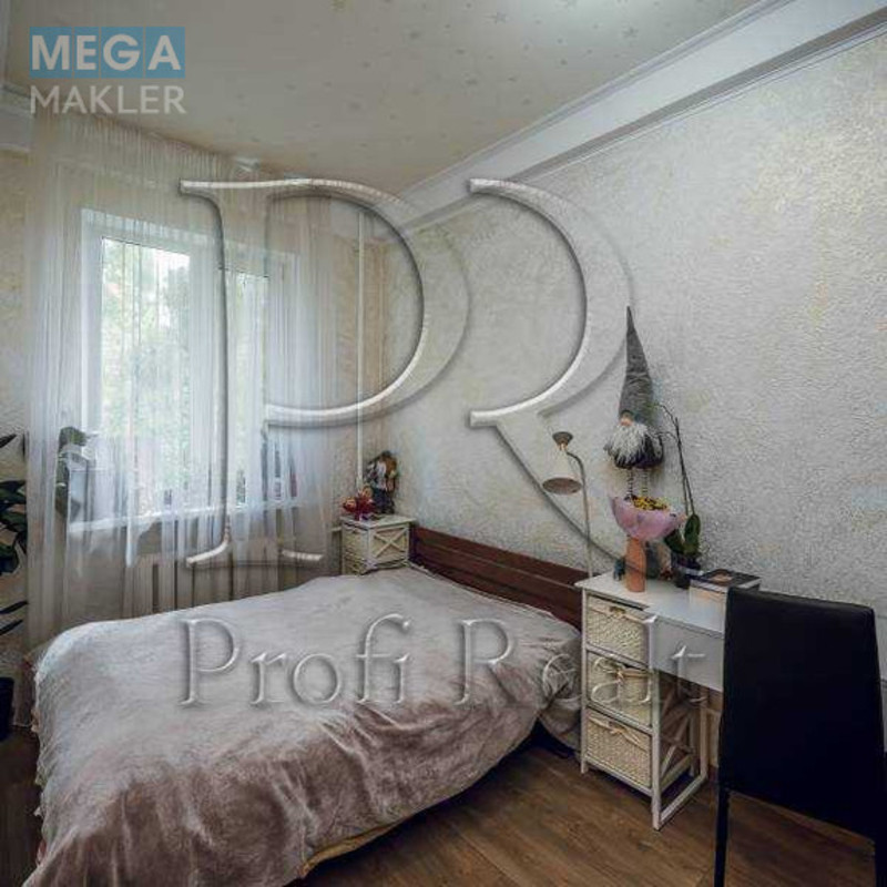 Продаж 2 кімнатної квартири (40/26/6), 4 пов. 5 пов. будинку, <a class="location-link" href="/kiev/" title="Недвижимость Київ">Київ</a>, <a class="location-link" href="/kiev/solomenskij/" title="Недвижимость Солом'янський район">Солом'янський р-н</a>, Антонова Авіаконструктора вулиця, 41 (изображение 1)