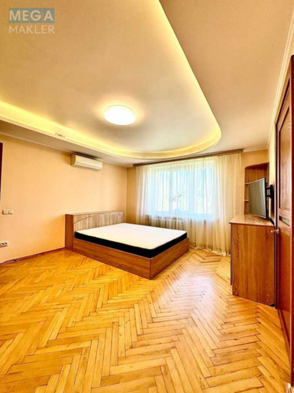 Продаж 3 кімнатної квартири (64/47/7), 9 пов. 10 пов. будинку, <a class="location-link" href="/kiev/" title="Недвижимость Київ">Київ</a>, <a class="location-link" href="/kiev/shevchenkovskij/" title="Недвижимость Шевченківський район">Шевченківський р-н</a>, Богдана Гаврилишина ул., 11 (изображение 1)