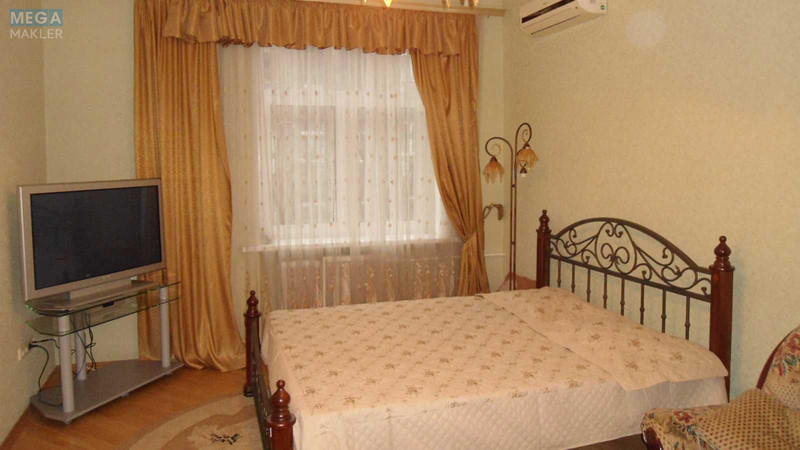Оренда 3 кімнатної квартири, <a class="location-link" href="/kiev/" title="Недвижимость Київ">Київ</a>, <a class="location-link" href="/kiev/pecherskij/" title="Недвижимость Печерський район">Печерський р-н</a>, Институтская ул., 25 (изображение 1)