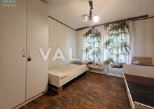 Продаж 3 кімнатної квартири (85/41/8), 1 пов. 13 пов. будинку