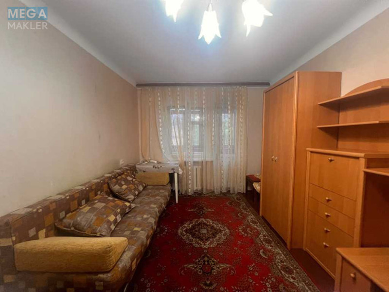 Продаж 3 кімнатної квартири (55/?/5), 3 пов. 5 пов. будинку, <a class="location-link" href="/kiev/" title="Недвижимость Київ">Київ</a>, <a class="location-link" href="/kiev/darnickij/" title="Недвижимость Дарницький район">Дарницький р-н</a>, Юрия Пасхалина ул. (изображение 1)