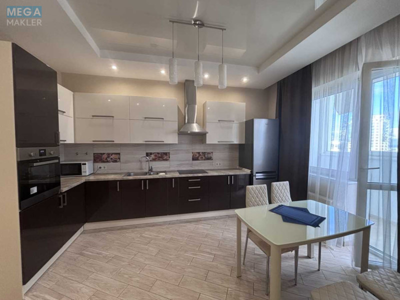 Оренда 1 кімнатної квартири, <a class="location-link" href="/kiev/" title="Недвижимость Київ">Київ</a>, <a class="location-link" href="/kiev/pecherskij/" title="Недвижимость Печерський район">Печерський р-н</a>, Драгомирова вул., 2а (изображение 1)