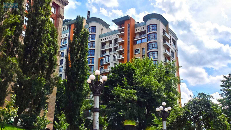 Продаж 5 кімнатної квартири (212/112/22), 10 пов. 12 пов. будинку, <a class="location-link" href="/kiev/" title="Недвижимость Київ">Київ</a>, <a class="location-link" href="/kiev/pecherskij/" title="Недвижимость Печерський район">Печерський р-н</a>, Крещатик ул., 27б (изображение 1)