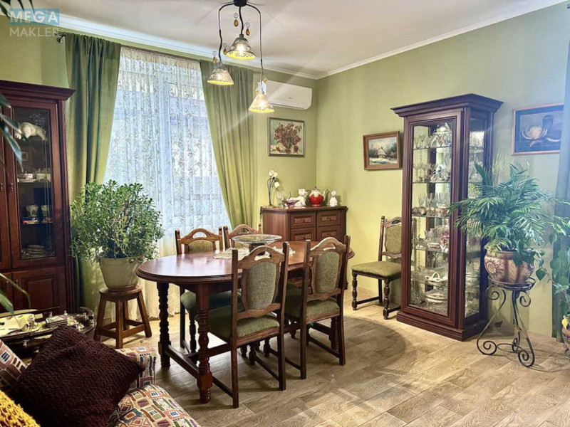 Продаж дома, 2 поверху, 160 кв.м, 4 кімнати, ділянка 6 соток, <a class="location-link" href="/oseshina/" title="Недвижимость Осещина">Осещина</a>, Лугова (изображение 1)