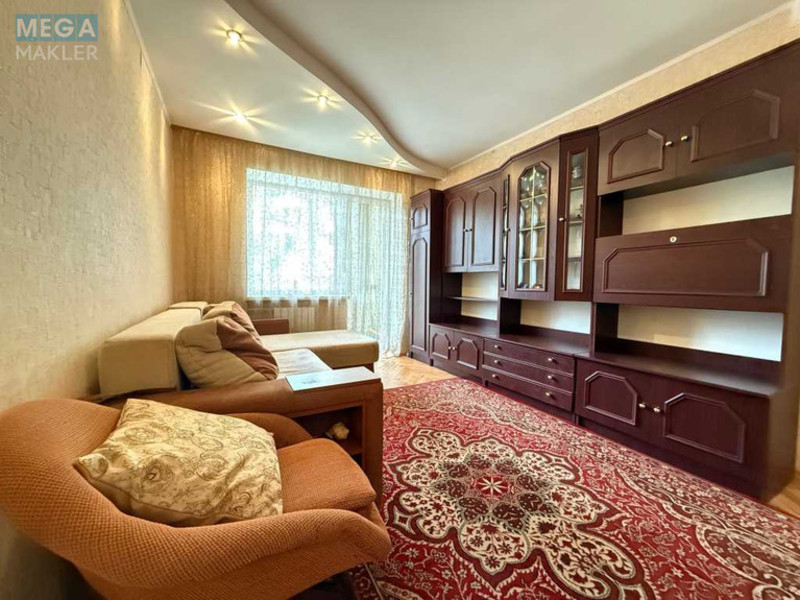 Оренда 2 кімнатної квартири, <a class="location-link" href="/kiev/" title="Недвижимость Київ">Київ</a>, <a class="location-link" href="/kiev/shevchenkovskij/" title="Недвижимость Шевченківський район">Шевченківський р-н</a>, Дорогожицька вул., 15А (изображение 1)