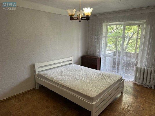 Оренда 1 кімнатної квартири, <a class="location-link" href="/kiev/" title="Недвижимость Київ">Київ</a>, <a class="location-link" href="/kiev/svyatoshinskij/" title="Недвижимость Святошинський район">Святошинський р-н</a>, Ромена Роллана бульв., 13а (изображение 1)