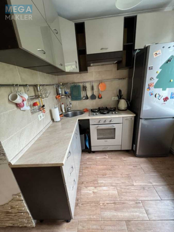 Оренда 3 кімнатної квартири, <a class="location-link" href="/kiev/" title="Недвижимость Київ">Київ</a>, <a class="location-link" href="/kiev/solomenskij/" title="Недвижимость Солом'янський район">Солом'янський р-н</a>, Героїв Севастополя вул., 29 (изображение 1)