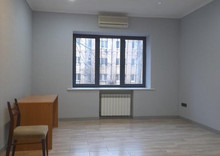 Продаж 2 кімнатної квартири (64/42/8), 1 пов. 4 пов. будинку