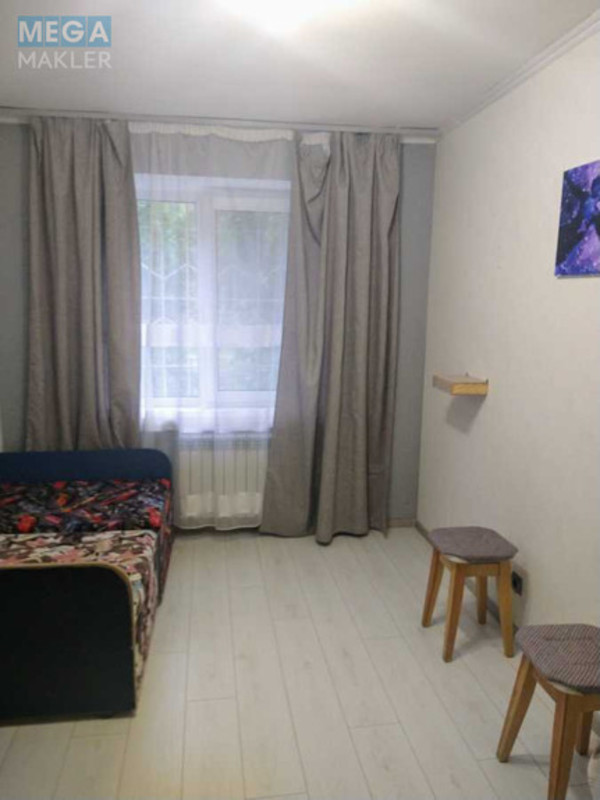 Продаж 8 кімнатної квартири (54/?/?), 1 пов. 5 пов. будинку, <a class="location-link" href="/kiev/" title="Недвижимость Київ">Київ</a>, <a class="location-link" href="/kiev/desnyanskij/" title="Недвижимость Деснянський район">Деснянський р-н</a>, Лесной просп. (изображение 1)